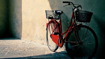 Das rote Fahrrad. Foto: Marco Cassé